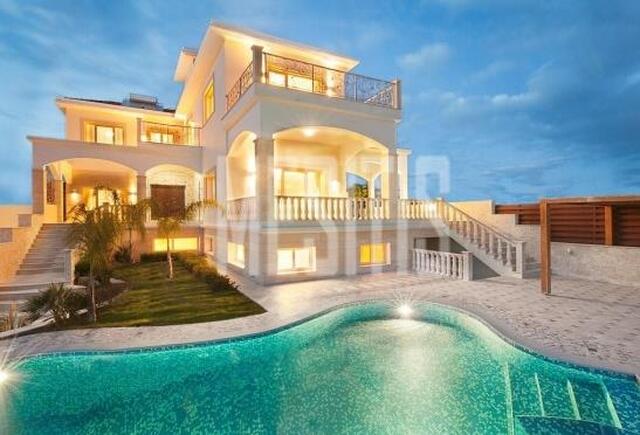 Luxury 4-bedroom villa with sea view and private pool for sale in Agios Tychonas, Limassol. – photo 1