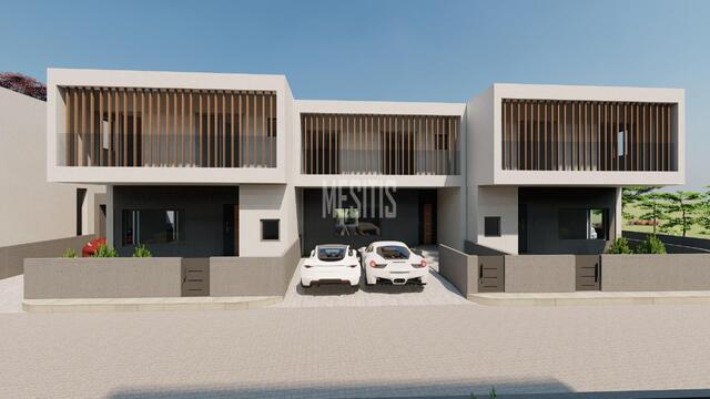 detachedHouse-c895cdfe-7b52-4a67-9255-1f53370e8e66_Wtr.jpeg