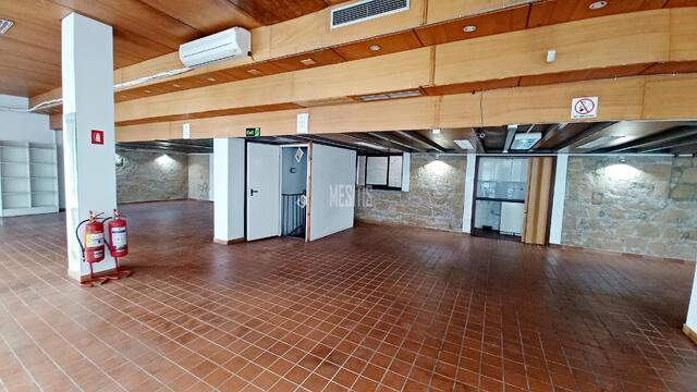 realEstateForBusiness-4c89a3e0-bd91-43c2-a195-d31e0a0ba396_Wtr.jpg