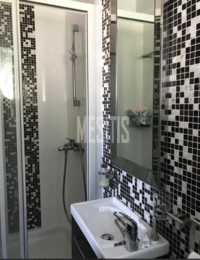 apartment-a6c17c5e-41ce-4c93-aabb-7d008b952bff_Wtr.jpg