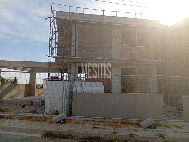detachedHouse-2473173a-bae0-41f8-bde7-85f78b6a7c00_Wtr.jpg