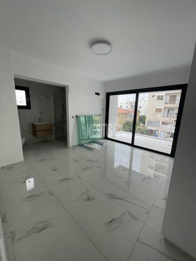 apartment-247b74c2-f71a-43d0-8aa9-72dc8d72d4a9_Wtr.jpeg