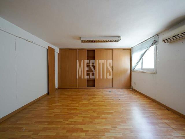 detachedHouse-cca7c418-a65e-4acd-9ad6-8be9d31cc66d_Wtr.jpg