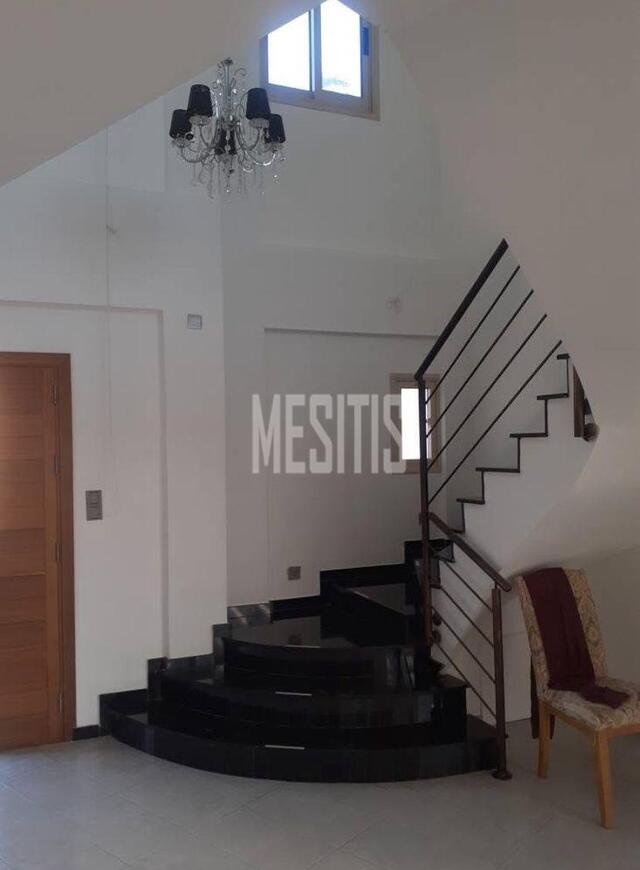 detachedHouse-c5517eb4-b182-4b32-9fb2-b15ca48204f4_Wtr.jpeg