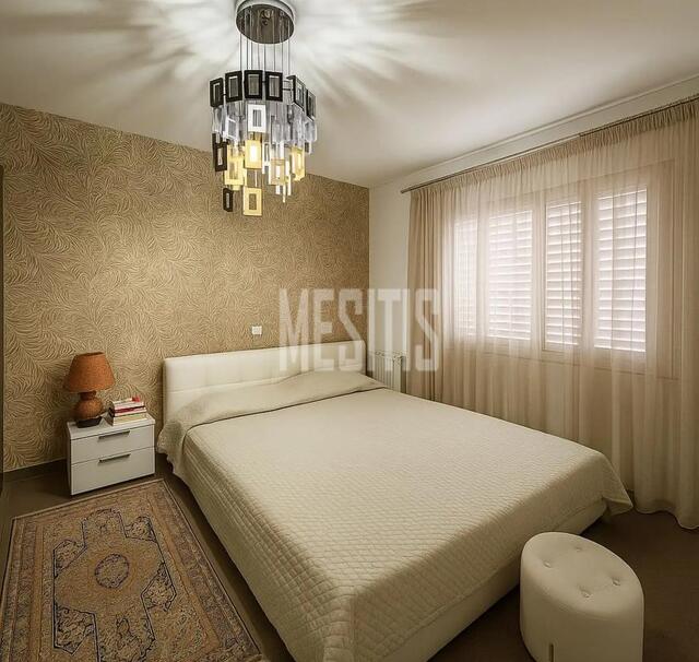 apartment-883f1c7b-80d8-4aaf-ac7b-a2ad1dc3448d_Wtr.jpg