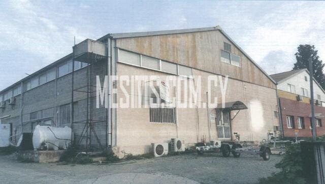 warehouse-3afff9b0-d133-4874-9c99-f7f2272979c2_Wtr.jpg