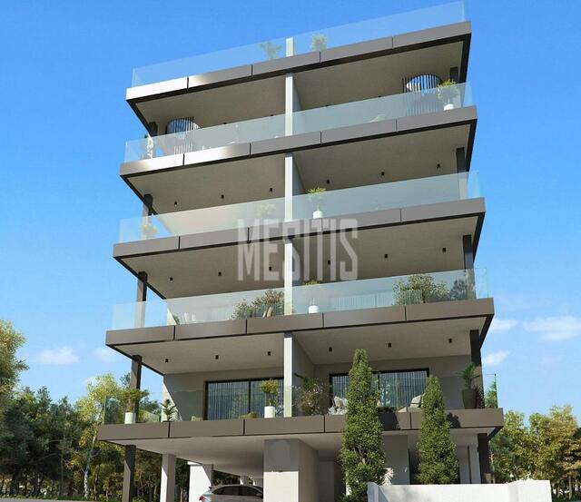 apartment-62b4c338-0218-437f-af68-0028336aefe3_Wtr.jpg