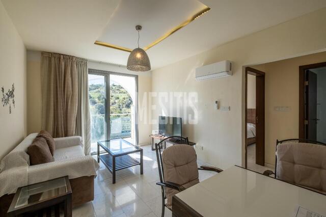 apartment-bb6725e0-d6bf-4cfa-9f49-e7ec0bd781e3_Wtr.jpg