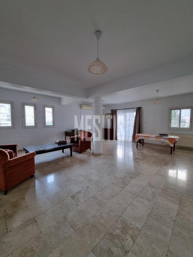 apartment-4a044bd8-73dd-45f5-b1f2-3cbacd2ac94c_Wtr.jpeg