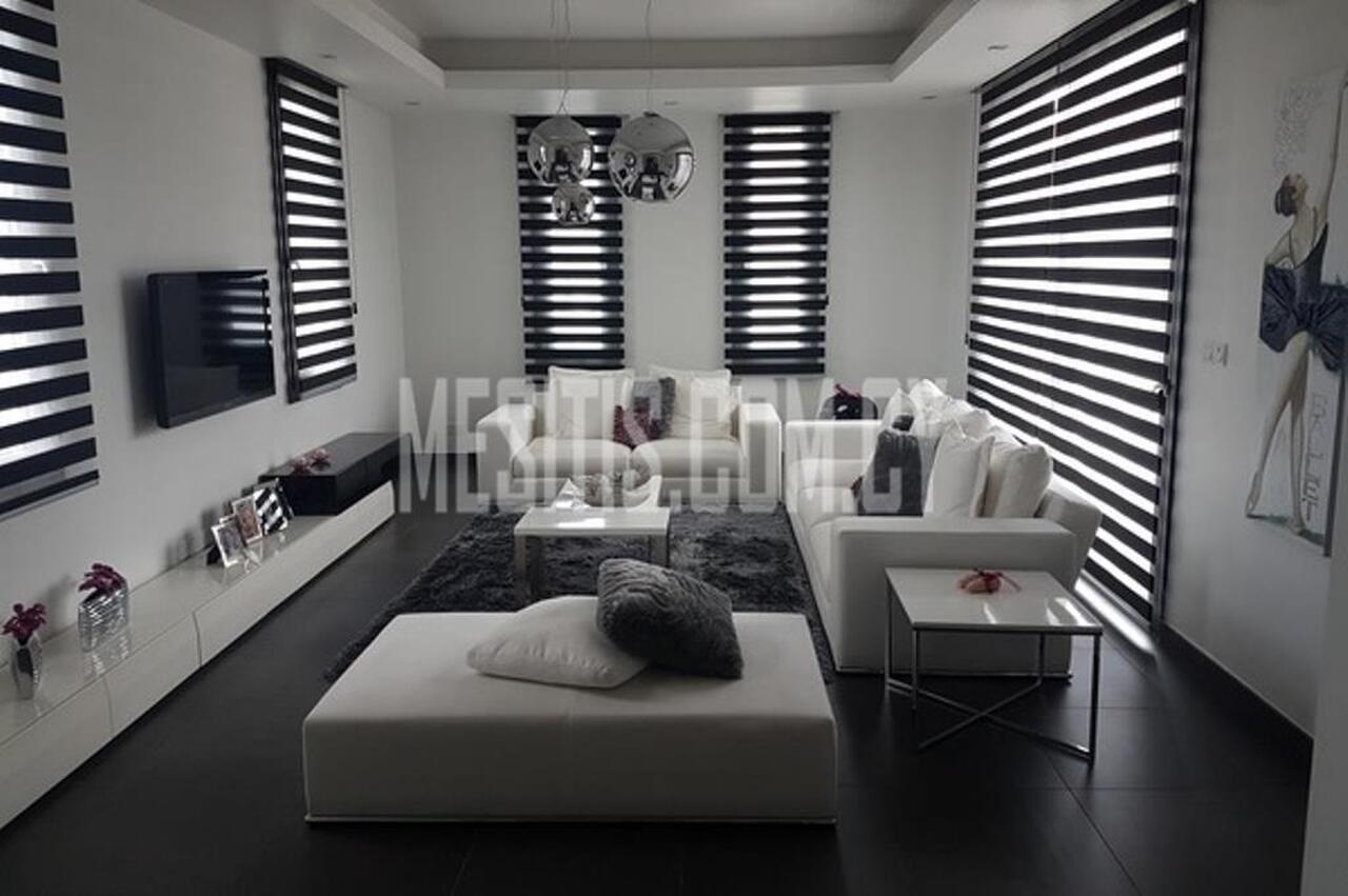 detachedHouse-8075651a-c88d-4b97-9f3e-a4064d299710_Wtr.jpg