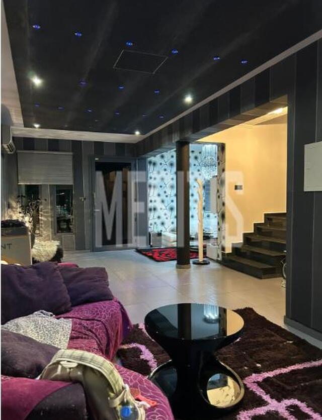 detachedHouse-2cb17dc8-ac09-4b5b-971c-580a94b08507_Wtr.jpg