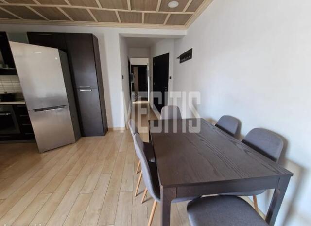 apartment-96cb2678-4652-4439-b5a8-191f3e2ee256_Wtr.jpg