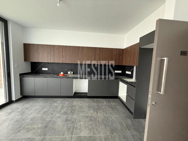 apartment-9a673e23-31d9-4e59-9137-13aeed3d7261_Wtr.jpg