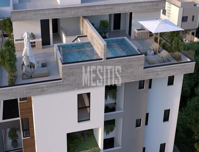 apartment-64201dcc-40db-4d87-bf6e-aa4c26c6e273_Wtr.jpg
