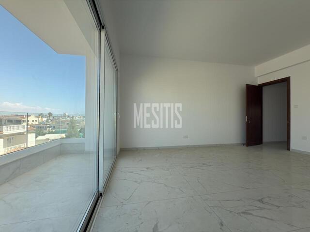 apartment-4f1c56f9-d4b8-423e-a206-bf8ae7a4767d_Wtr.jpeg