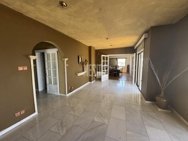 apartment-4df7cfbf-9518-482a-ac04-245d22e293e7_Wtr.jpg