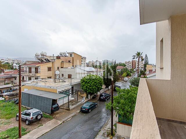 apartment-a96ea36e-1ba6-49c5-97c2-3ad67307a09b_Wtr.jpg
