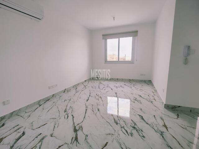 apartment-b4d48d29-b3be-4649-a079-a3c98bfbd547_Wtr.jpeg