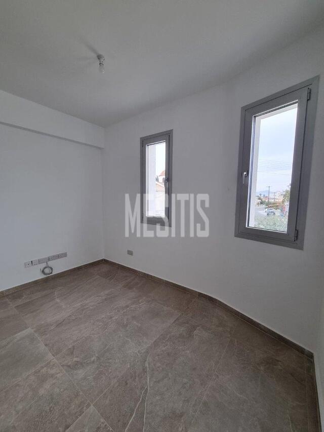 apartment-d99b507a-2ab0-41b0-a0ba-c4eb2cc8dcb2_Wtr.jpg