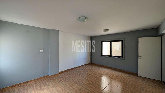 detachedHouse-87ade965-013a-47cc-8e4e-b784391c2757_Wtr.jpg