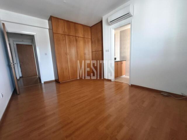 office-850e83c6-4a8e-498b-8afd-77ef959a52a2_Wtr.jpg