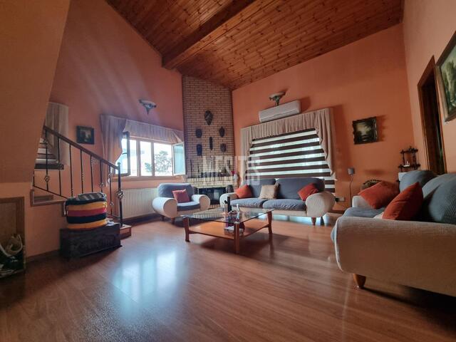 detachedHouse-864a98eb-82ac-4e18-8cbb-9639f1aeab03_Wtr.jpg