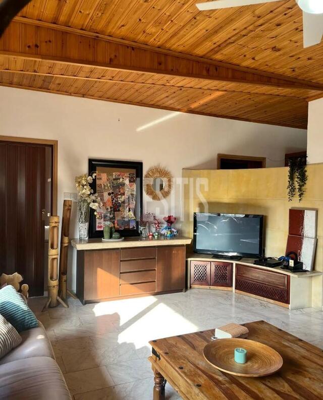 apartment-b4b1bd97-c15e-4d49-96b9-c34951384c74_Wtr.jpeg