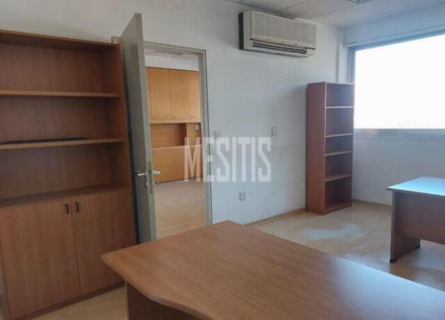 office-0667540d-4188-4e5b-9b68-84edebbae759_Wtr.jpg