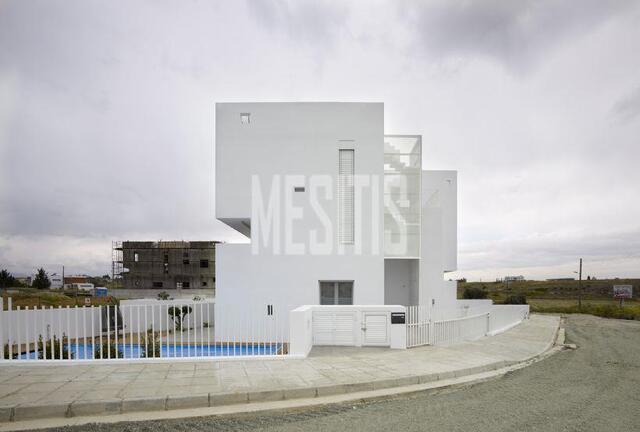 detachedHouse-f2cfb88c-e6c4-4dc4-9717-50f00d7dfcb8_Wtr.jpeg