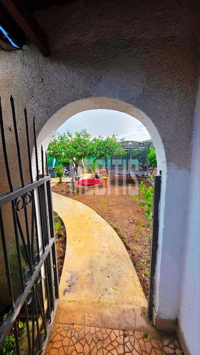 detachedHouse-8a7d5883-577b-4d5c-afec-3ec13b7a3c45_Wtr.jpg