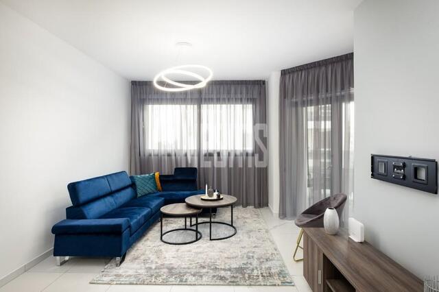 apartment-e5272a8f-899d-499f-ae2f-bdf203039792_Wtr.jpg