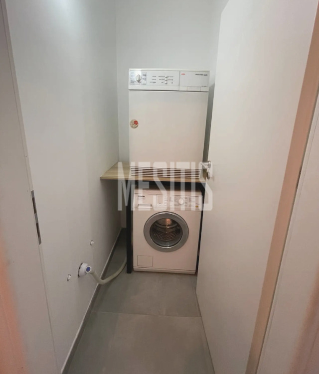 apartment-ce5aa87c-8a00-4b98-b197-1192a2181fc8_Wtr.png