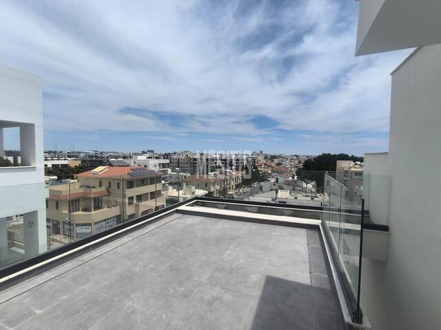 apartment-b9184c61-576a-495c-a825-00593565985b_Wtr.jpg