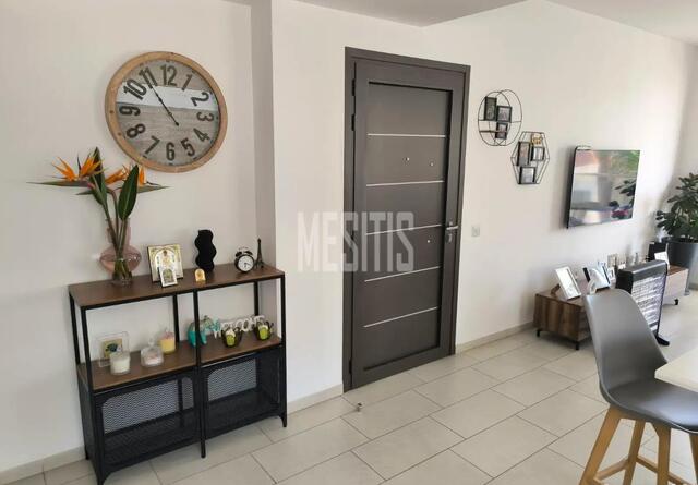 apartment-50529fc8-98e6-4860-90ea-ad6d6412aef3_Wtr.jpg