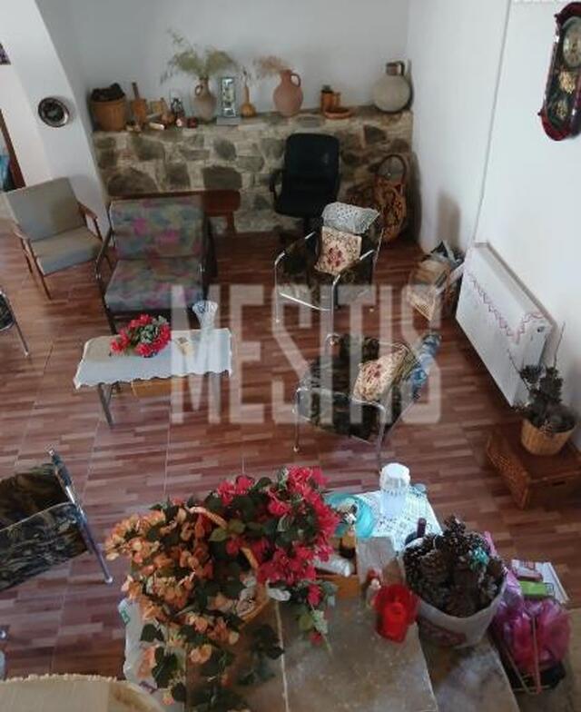 detachedHouse-54b3ad24-1901-45ec-be28-79156a713539_Wtr.jpg