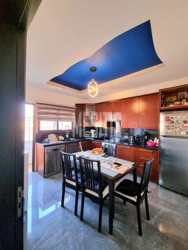 apartment-caf193d6-382b-4cea-a49e-795544d37e5b_Wtr.jpeg