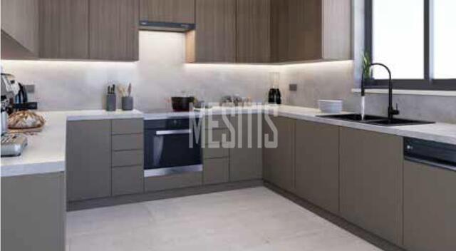 apartment-cc85cef5-7f40-4bc3-b048-f5703ca31426_Wtr.jpg