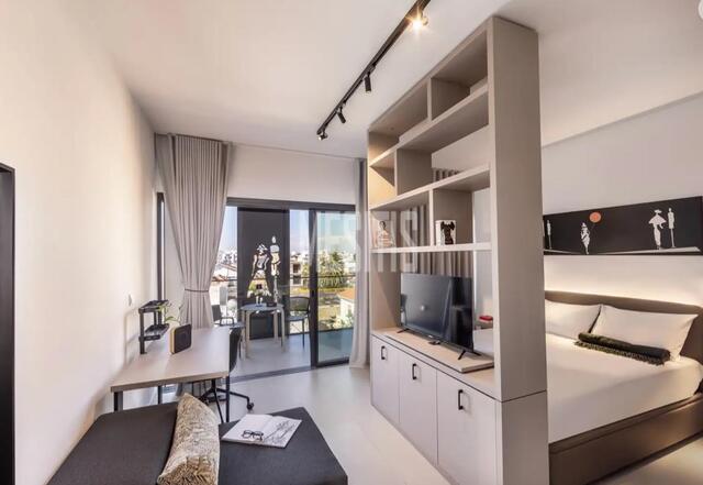 studioLoft-3cfb711e-fbd3-4147-80c2-e4905811e554_Wtr.jpg