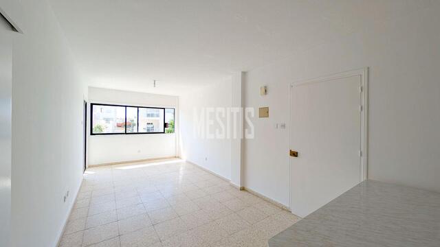 apartment-6060050b-f25b-4f5f-94c2-3c58408014f1_Wtr.jpg