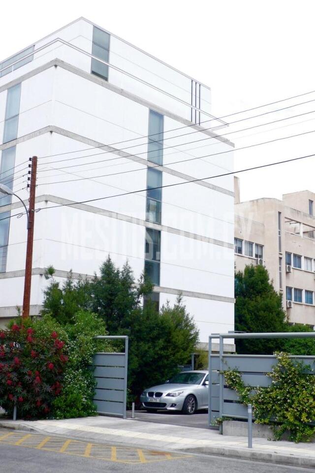 office-b5cf21e5-1a64-4ff5-9247-5d3d0f04caef_Wtr.jpeg