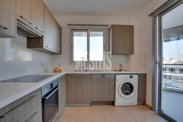 apartment-1078fe28-aa29-45fd-b6fe-1b7cc597379d_Wtr.jpeg