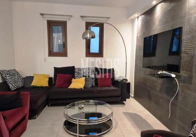 apartment-b6640e31-001e-48b8-bc08-8b89c4e96ce9_Wtr.jpg