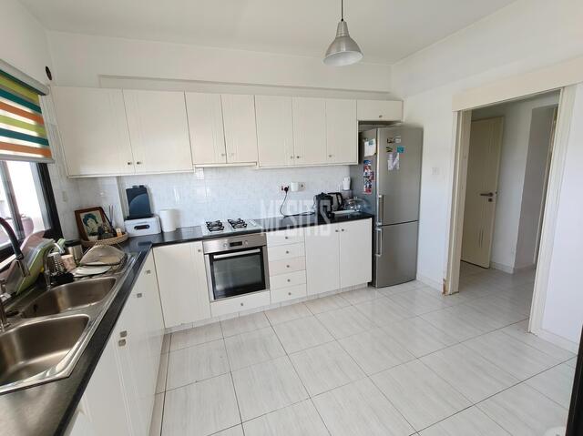 apartment-d789710c-3e36-41a9-8f74-a2d4b2a01524_Wtr.jpg