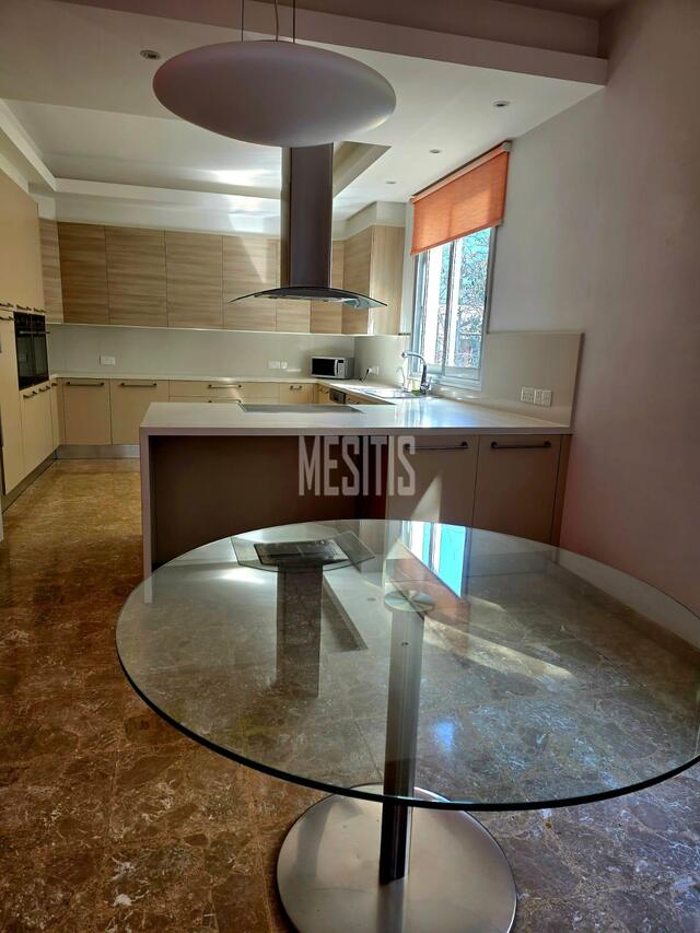 detachedHouse-1e374853-30e6-48dc-adf4-775a2e82def6_Wtr.jpg