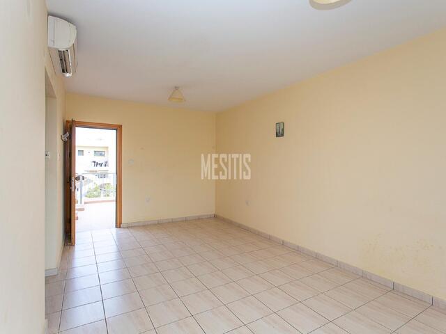 1 bedroom apartment with communal pool for sale in Agios Theodoros, Paphos – photo 4