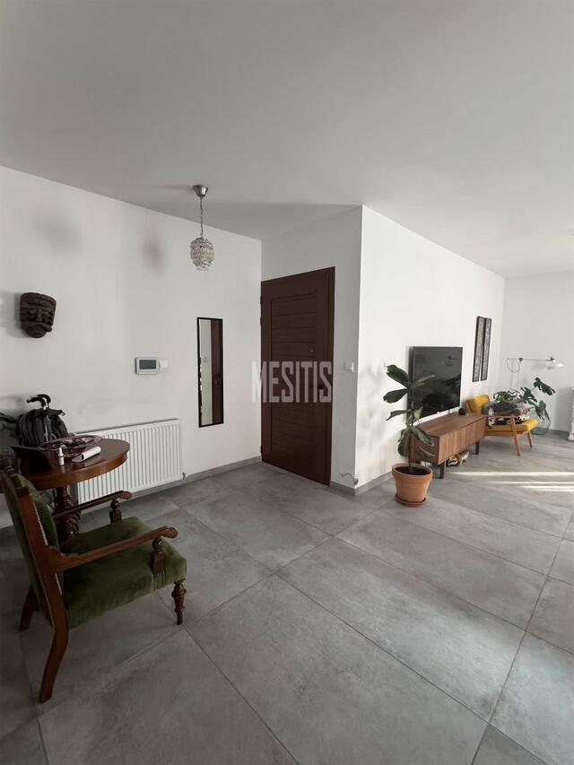 detachedHouse-f43cd066-0168-47ba-a68c-0a4be7d97dc4_Wtr.jpg