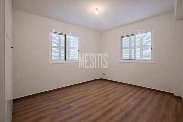 apartment-4e34d6a6-cae1-4f45-a1f5-9b9f7b6efc67_Wtr.jpg