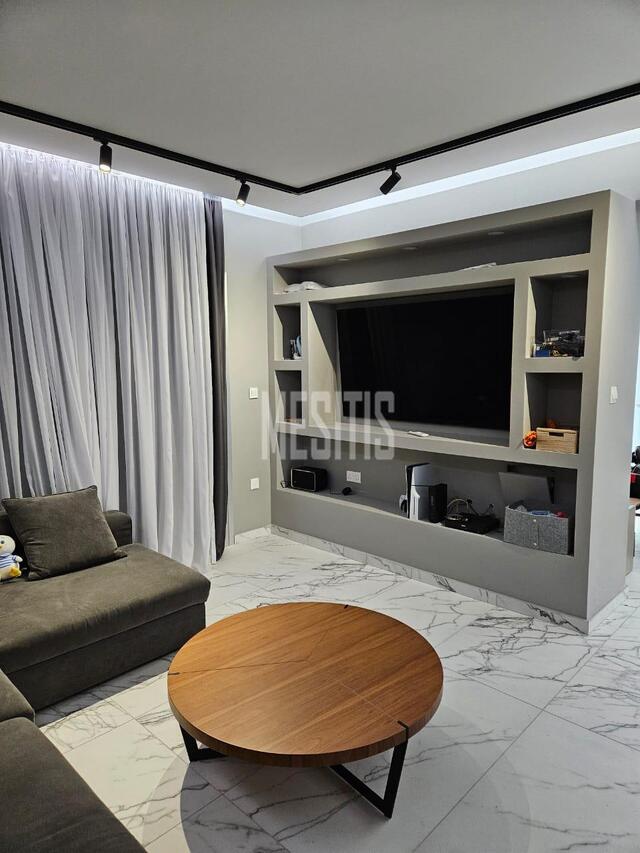 detachedHouse-f8794067-ae87-423a-80e9-1cad41a9d0e0_Wtr.jpeg