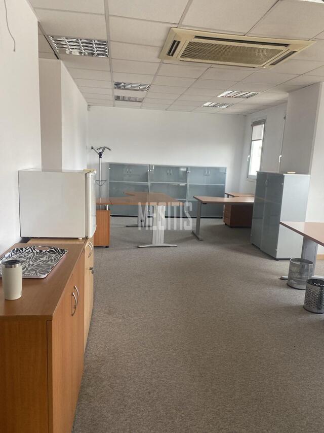 office-34fbf608-5452-4b5b-81d6-41ee500a375d_Wtr.jpg