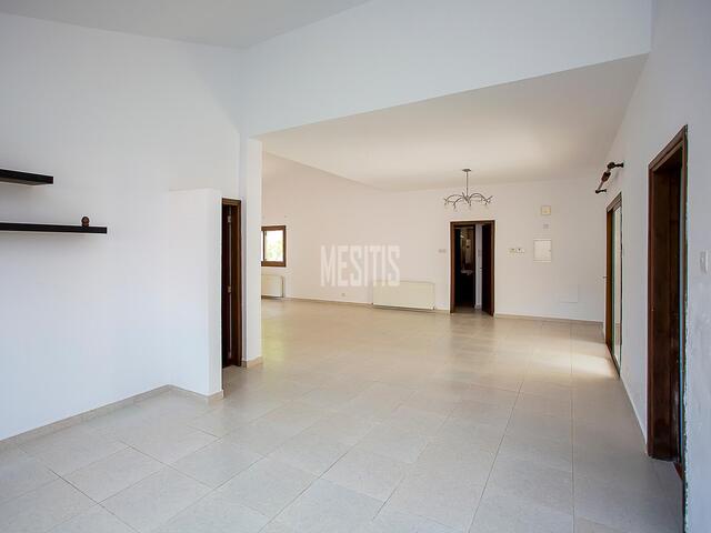 4 Bedroom House for Sale in Moniatis, Limassol – photo 1